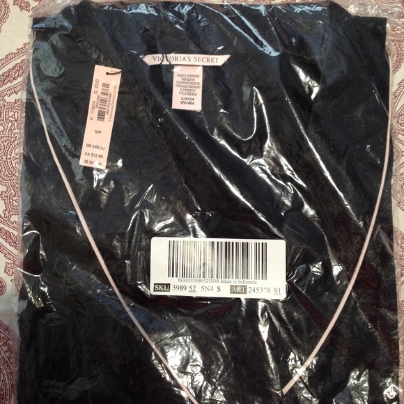 NWT Victoria's Secret Satin Logo Wrap Top - Picture 4 of 4
